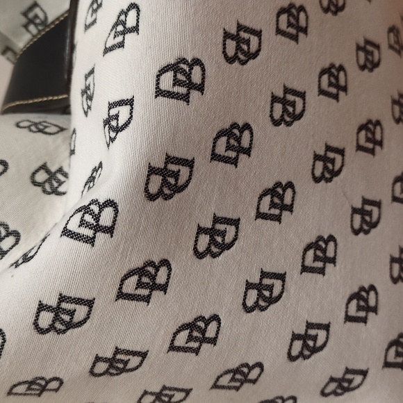 Dooney & Bourke White And Black monogtam Shoulder Hobo Bag Turnlock With Dustbag - Picture 5 of 17